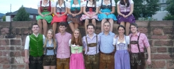 "Erstis" in bayerischer Tracht beim Studententreffen 2014
